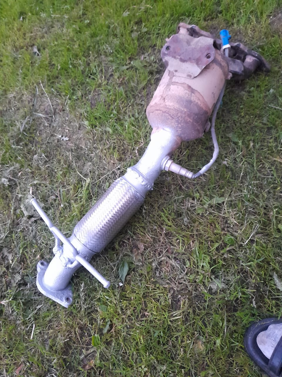 Прогорела гофра глушителя — Ford Focus II Hatchback, 1,6 л, 2005 года ...