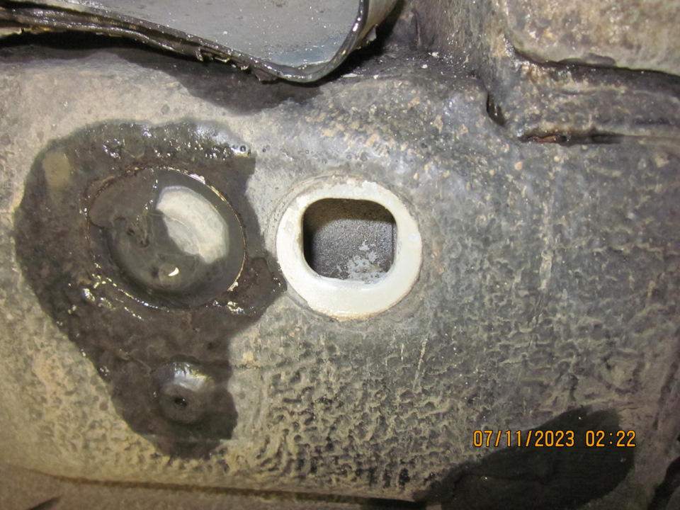 Заглушка пала жертвой моей халатности — Lada Vesta SW (1G)