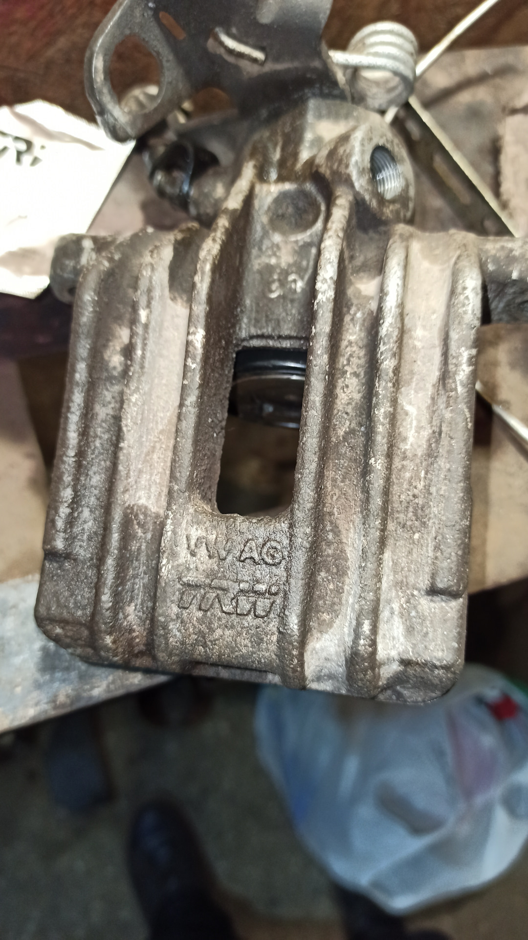 суппорт передний альмера н16. 18z plus суппорт. суппорт тормозной передний ваз 1118. фольксваген гольф 3 1. 1k0615423j.