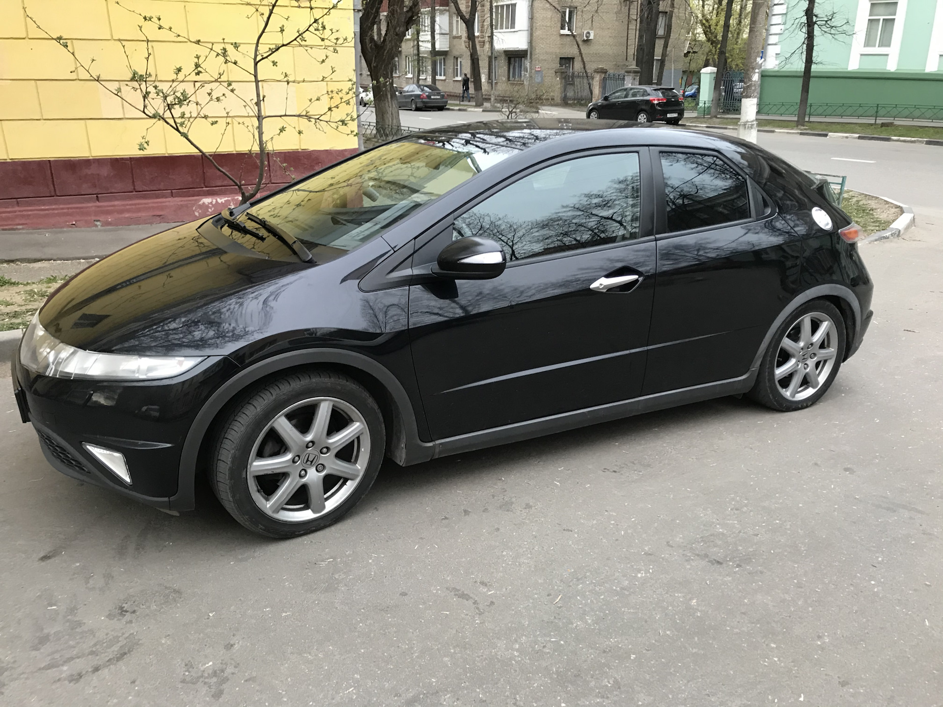 Civic клиренс. Honda Civic 5d просвет. Дорожный просвет Хонда Цивик. Хонда Цивик 5д на проставках. Цивик 8 хэтчбек клиренс.