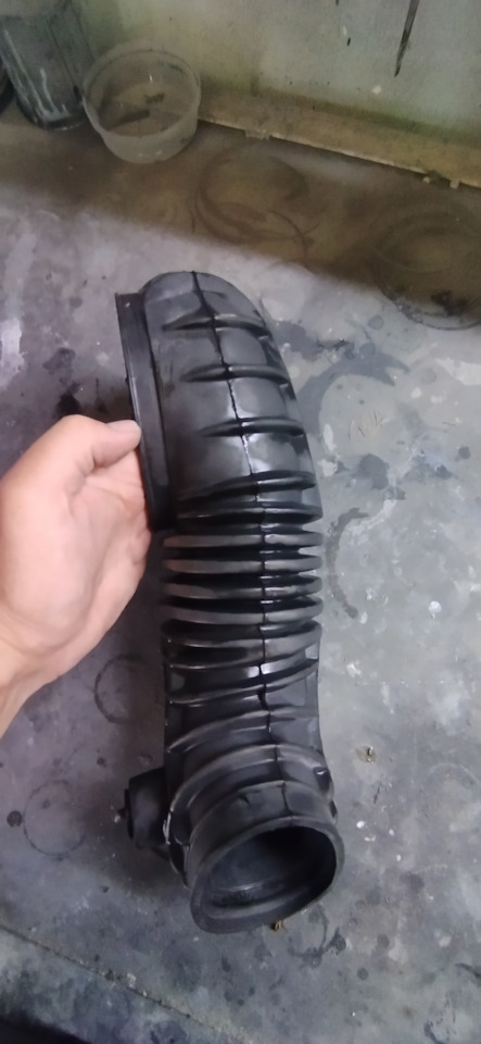 Патрубок впускного коллектора на Audi 100 (C4), Audi 80 (B3), Audi 80 ...