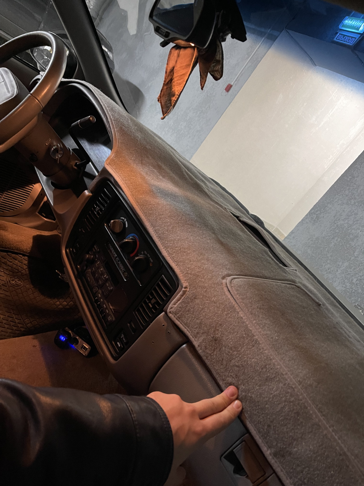 Коврик на торпеду — Chevrolet Caprice (4G), 5,7 л, 1995 года ...