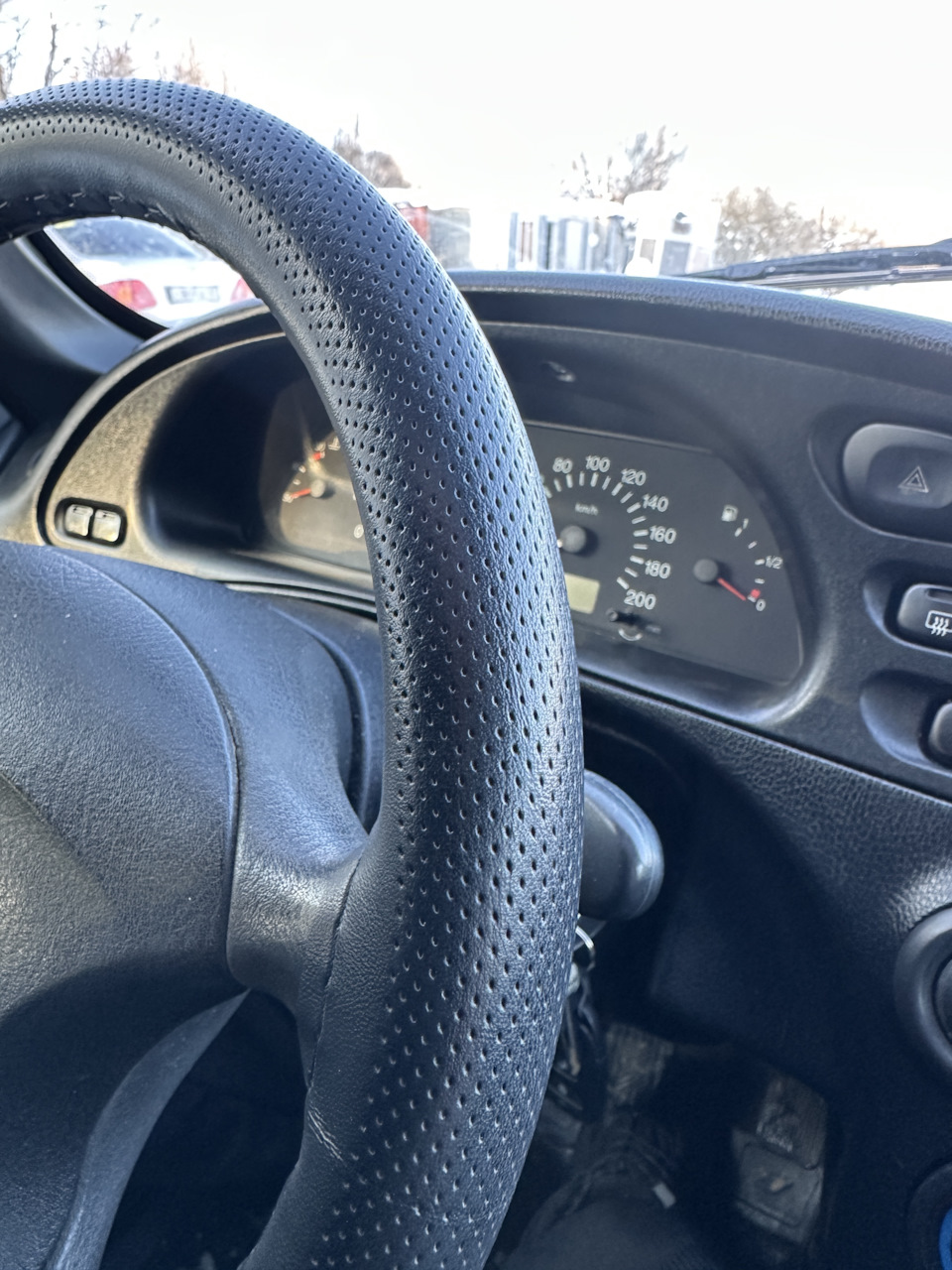 Оплетка на руль 37-39 см со шнуровкой — Chevrolet Niva (1G)