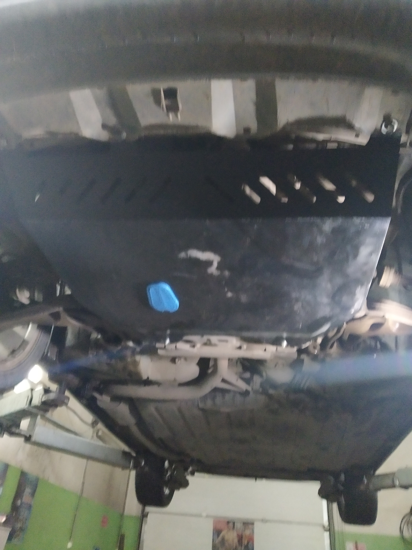 если ездить без защиты двигателя. можно ли ездить без защиты коробки. крепление защиты двигателя джентра. можно ли ездить без защиты двигателя. Hyundai tucson защита картера.