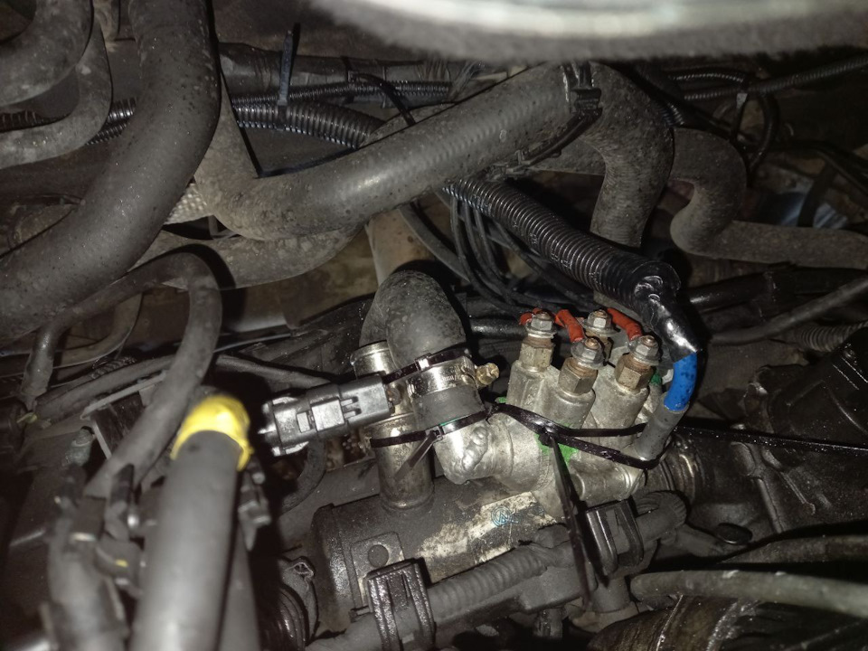 Подогрев антифриза свечами накала — Volvo V50, 1,6 л, 2010 года ...