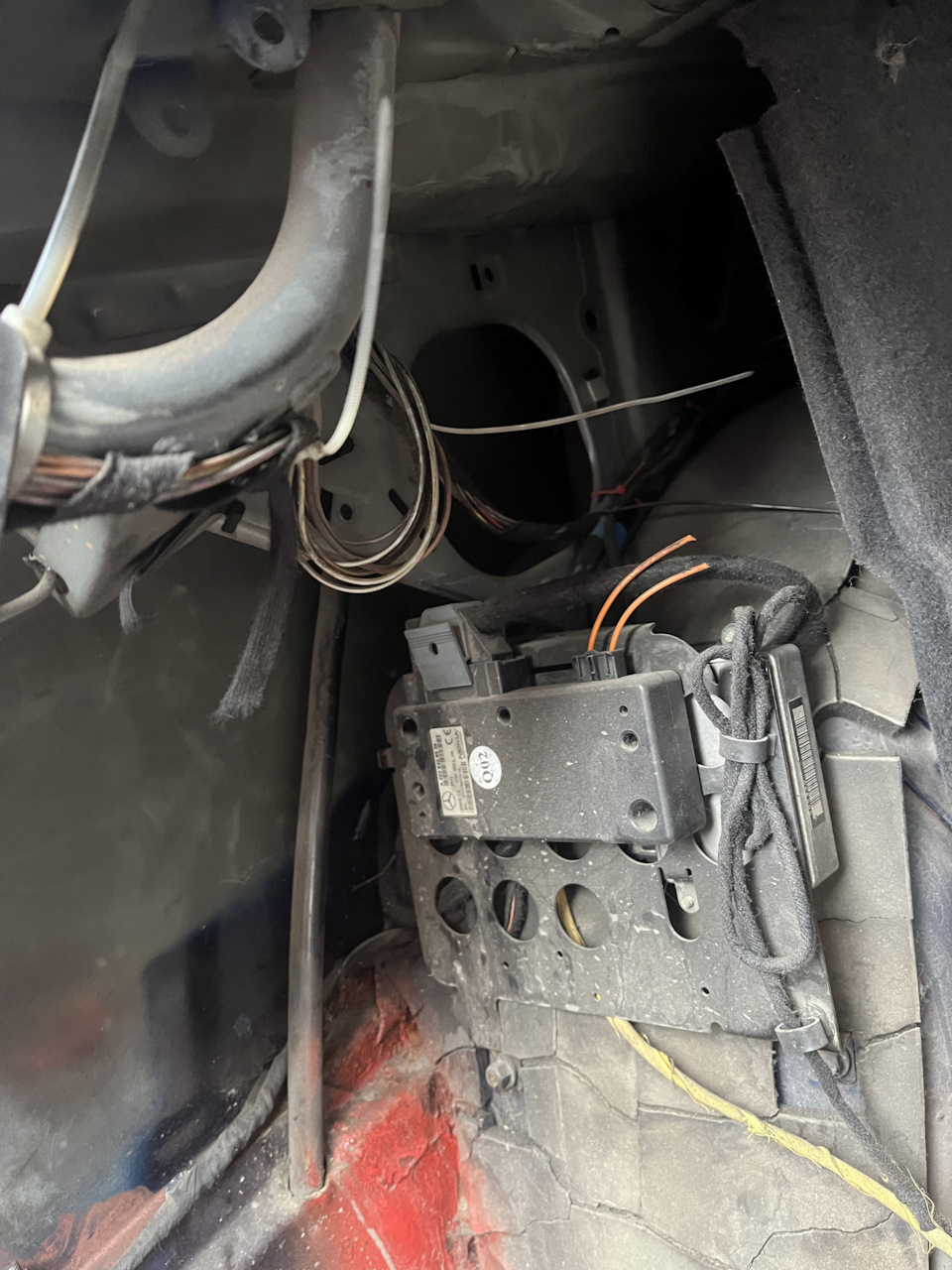 Фото в бортжурнале Mercedes-Benz E-Class (W210)