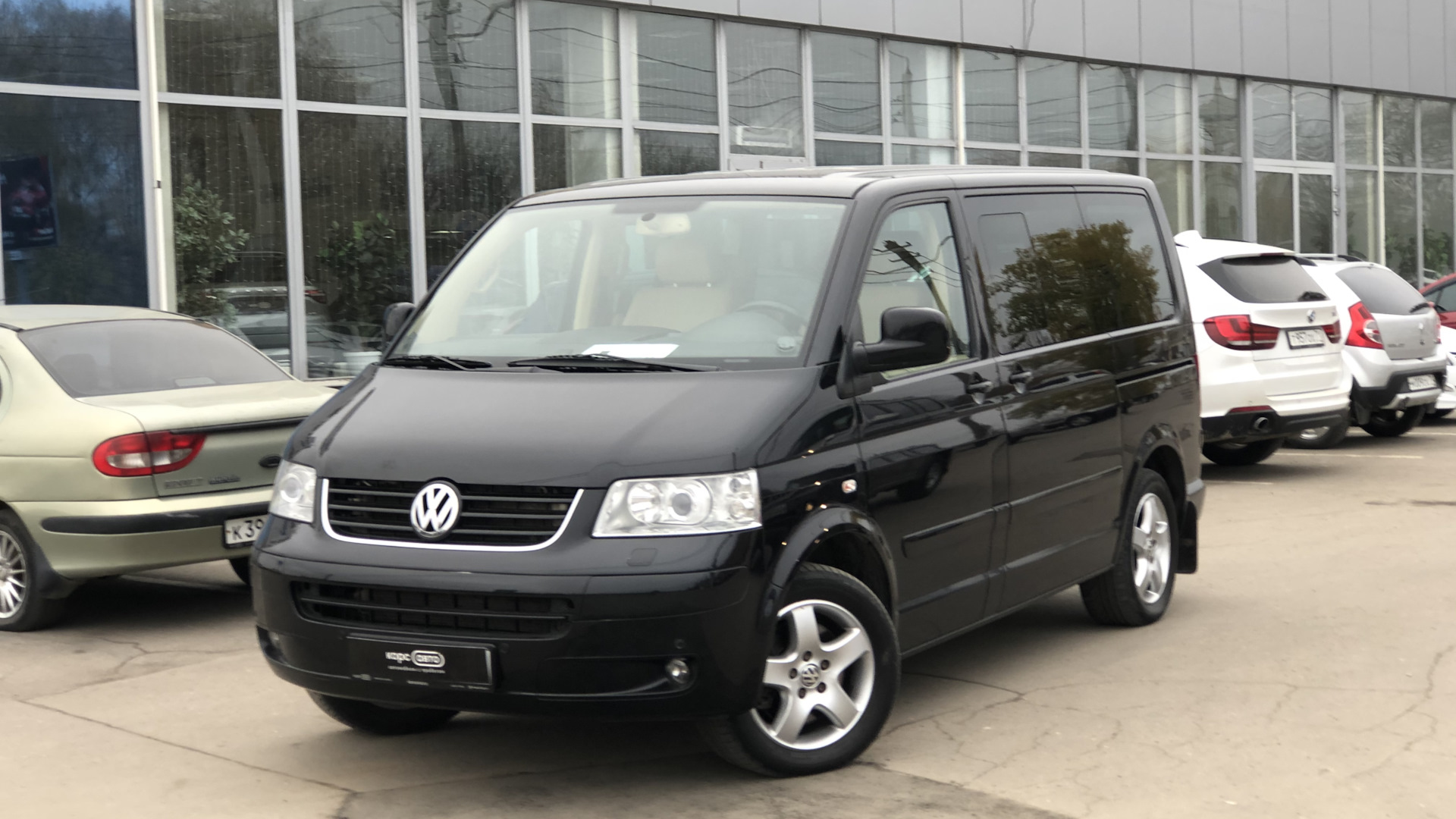 Volkswagen Multivan (T5) 3.2 бензиновый 2008 | Highline 3.2 автомат на  DRIVE2