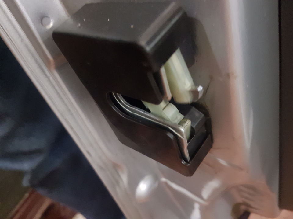 Замена подушки коробки, передние безшумные замки! — Lada 2114, 1,6 л ...