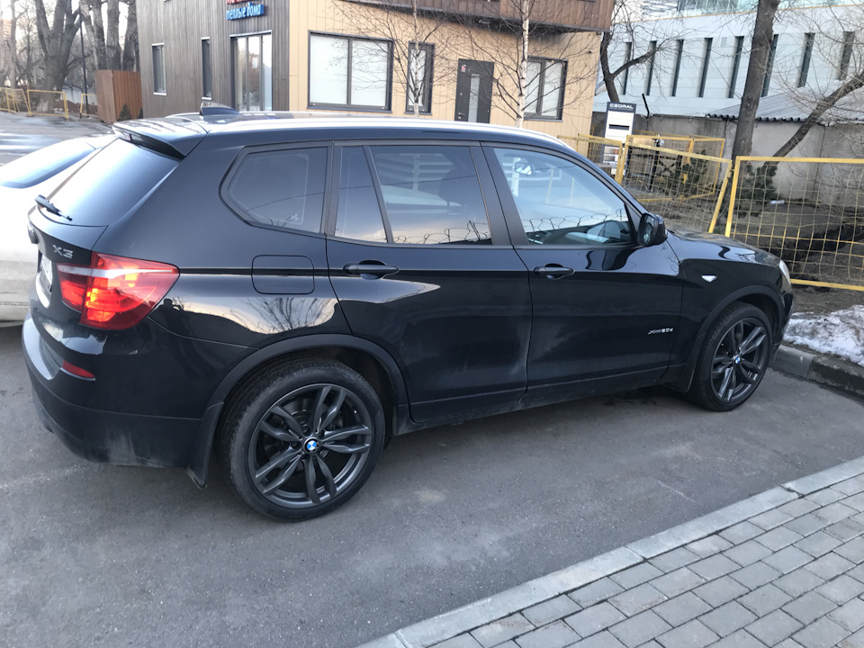 BMW x1 темный графит колеса