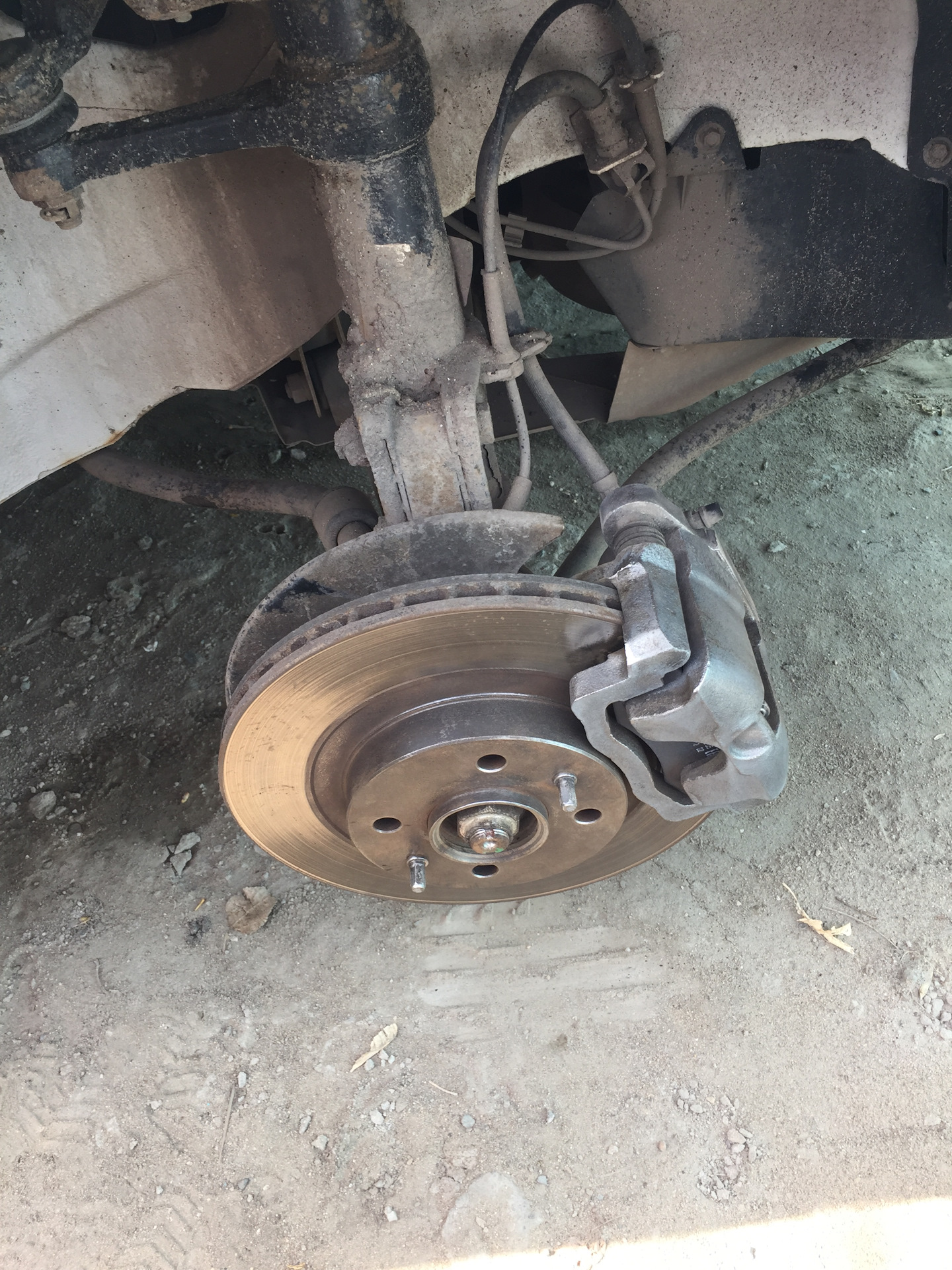 Перекраска Суппортов и Барабанов тормозной системы. Lada Гранта, 1,6 л, 2015 г