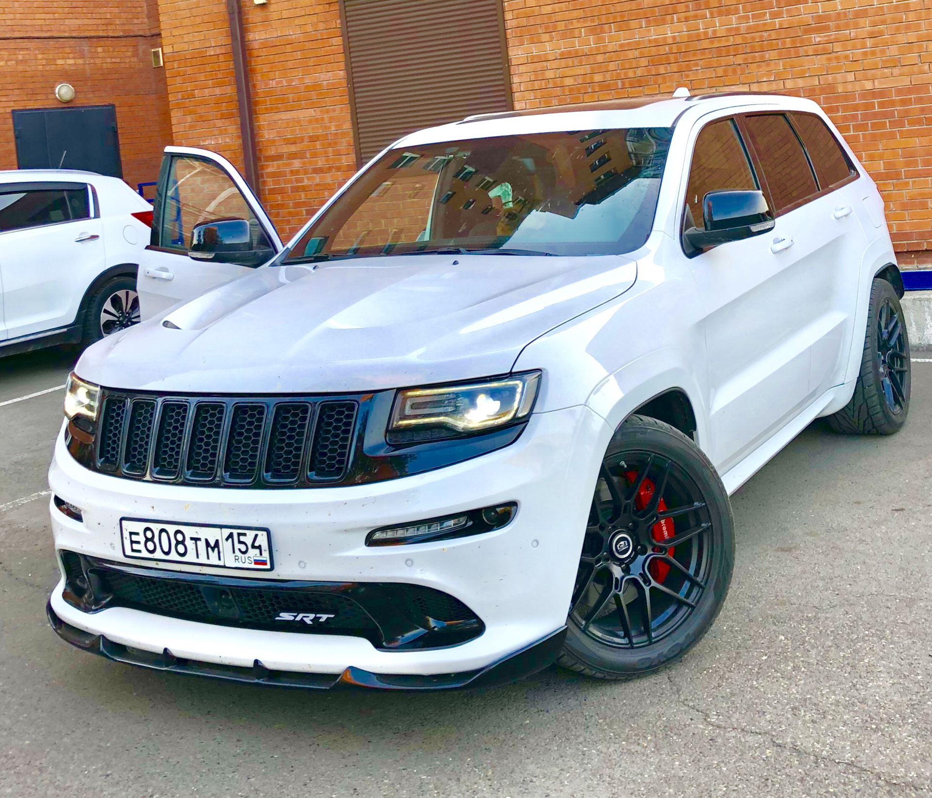 Jeep Grand Cherokee srt8 Silver