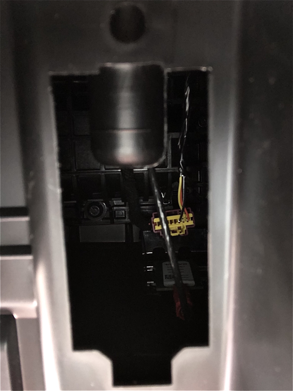 Охлаждаемый перчаточный ящик — Volvo XC60 (2G), 2 л, 2020 года | тюнинг ...