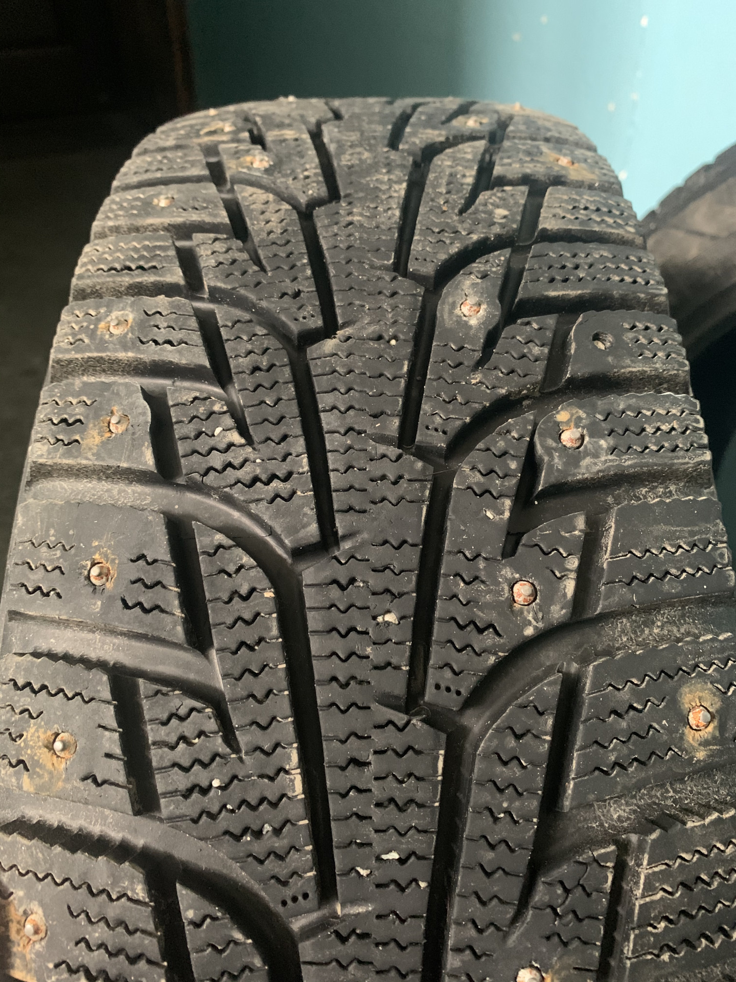 Winter i pike. Ханкук Винтер рс2. Hankook Winter IPIKE rs2. Ханкук ай Пайк РС 2. Ханкук Винтер рс2 185 60 14.