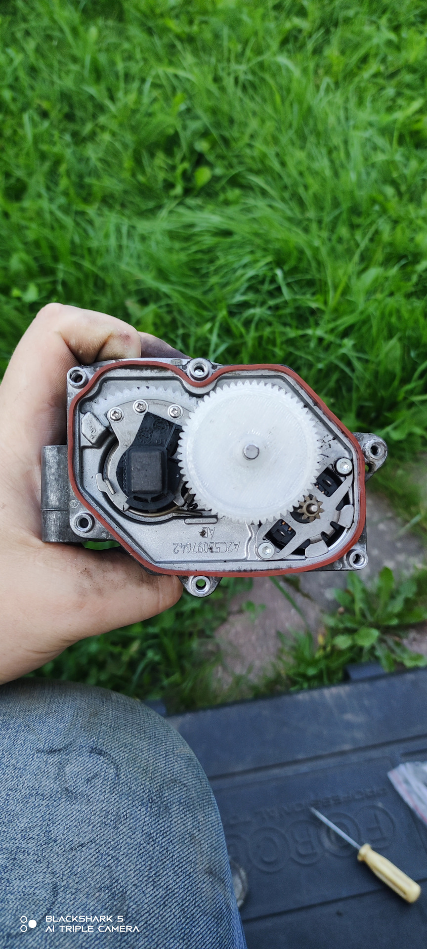 Ремонт дроссельной заслонки — Audi A6 (C6), 2,7 л, 2008 года | своими ...