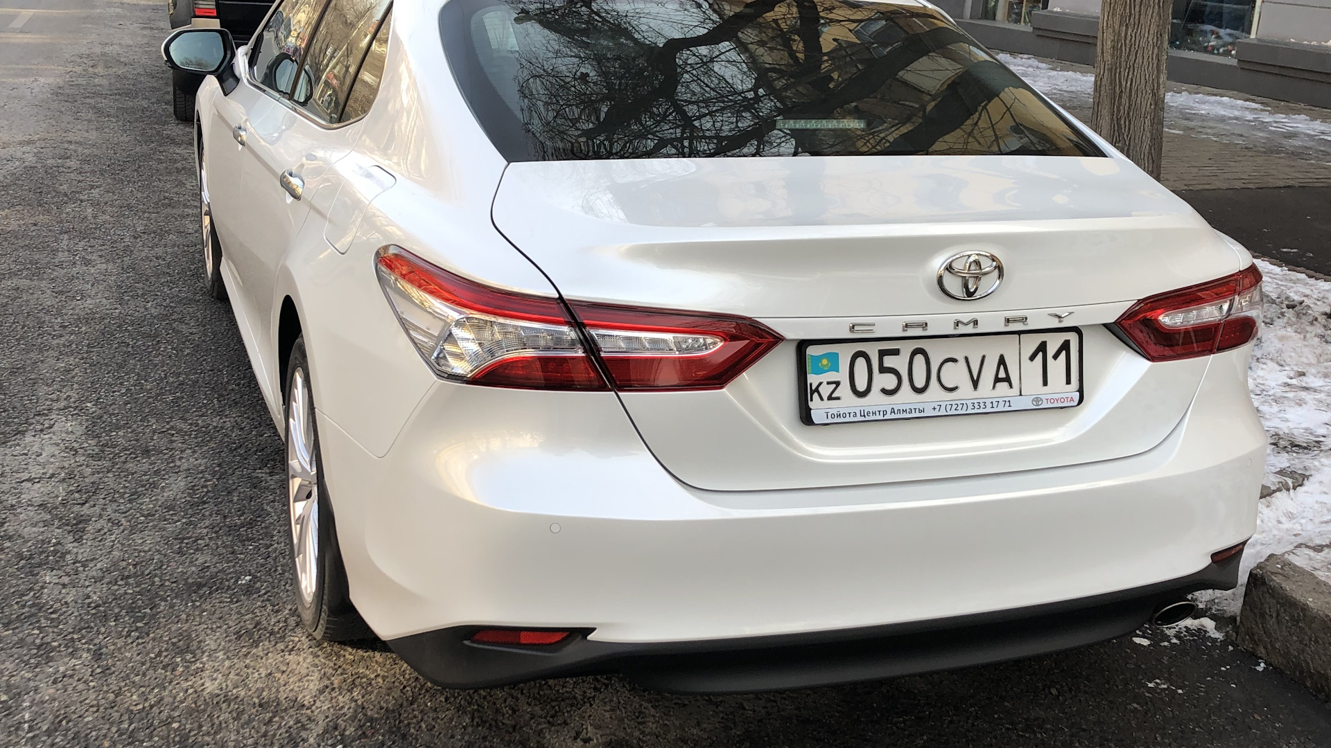 Toyota Camry (XV70) 2.5 бензиновый 2019 | 