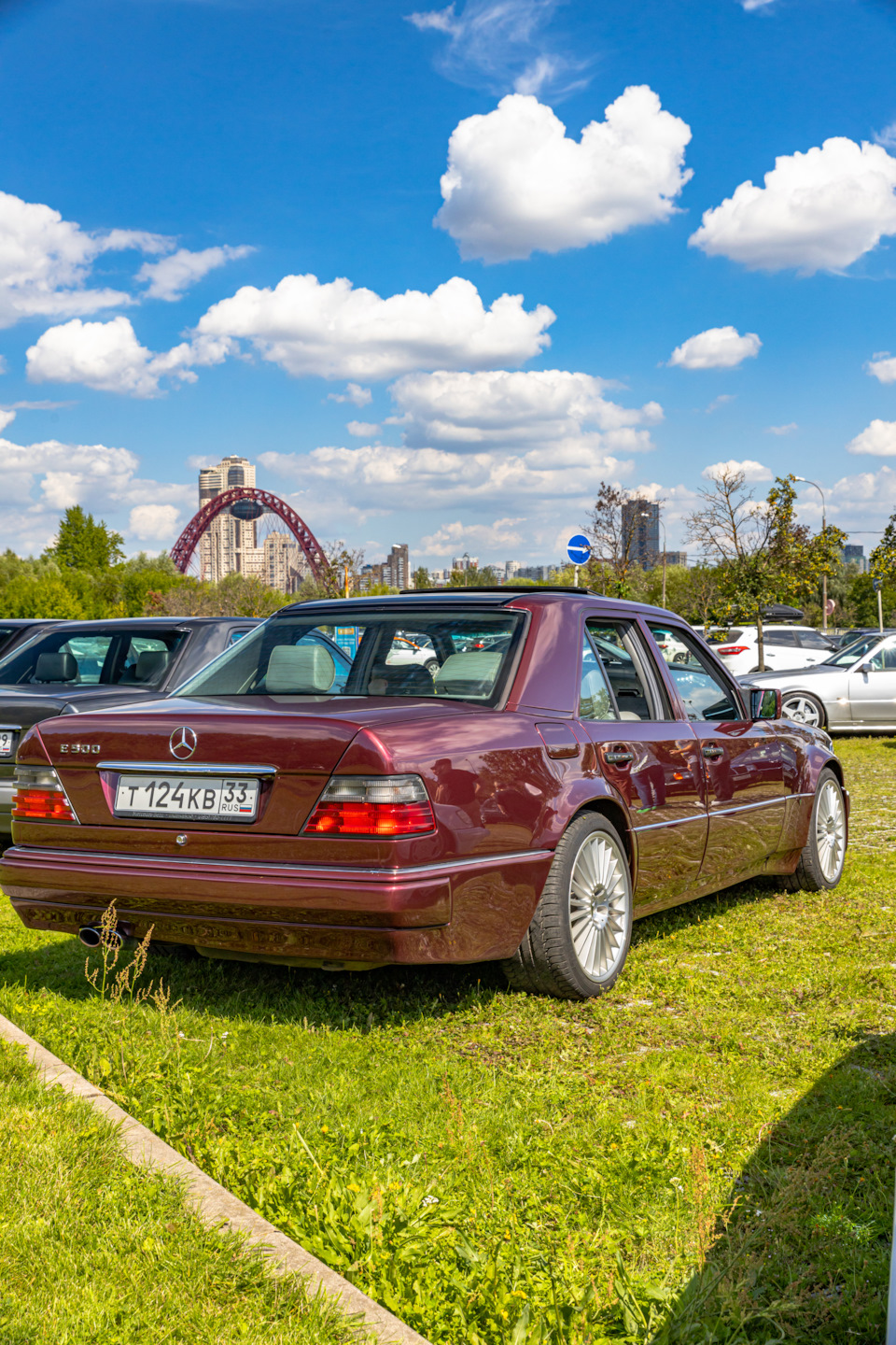 Два красных Mercedes W124 и Серый W124. Часть 10. Редчайшие авто! Моя  фоторабота — Сообщество «Mercedes-Benz Life Style» на DRIVE2