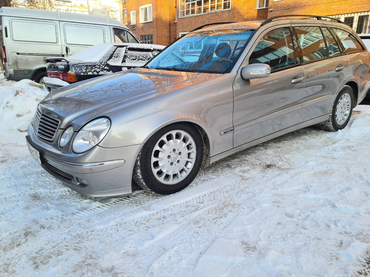 Запись №150. Замена держателя клапана вентиляции — Mercedes-Benz E ...