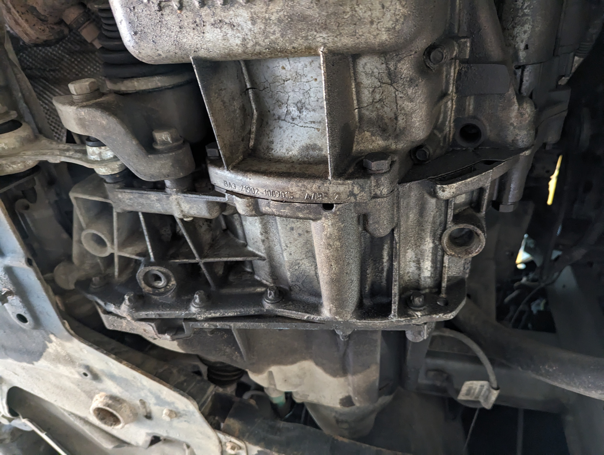 Заменил масло в коробке на 155тысячах. Двигатель не потеет — Lada Vesta ...