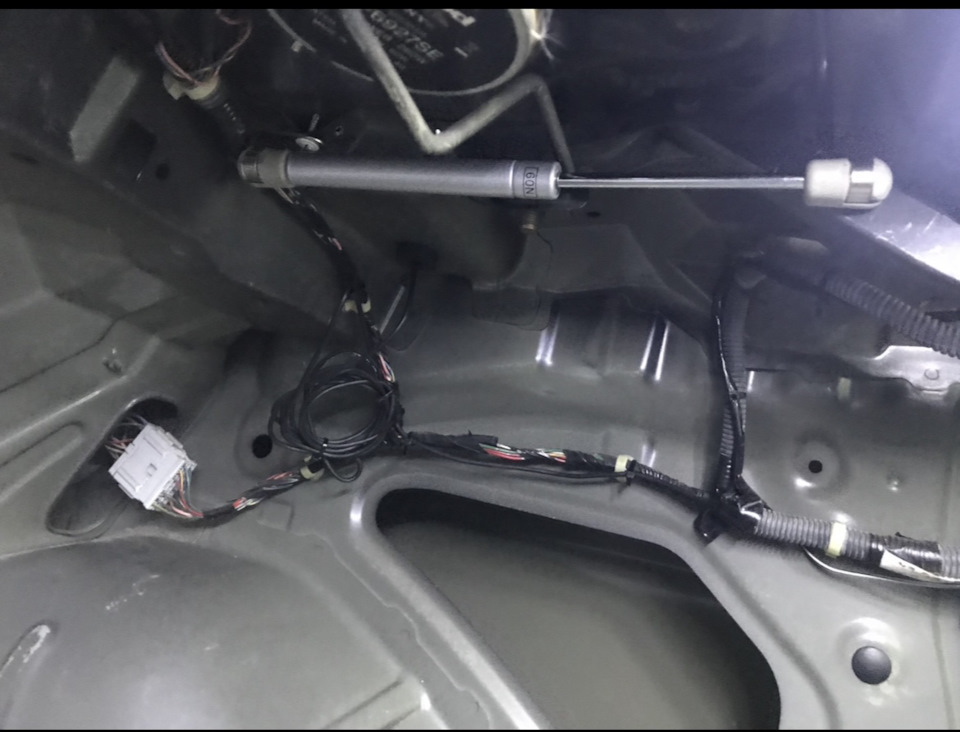 Открытие багажника — Honda Civic Coupe (7G), 1,7 л, 2005 года ...