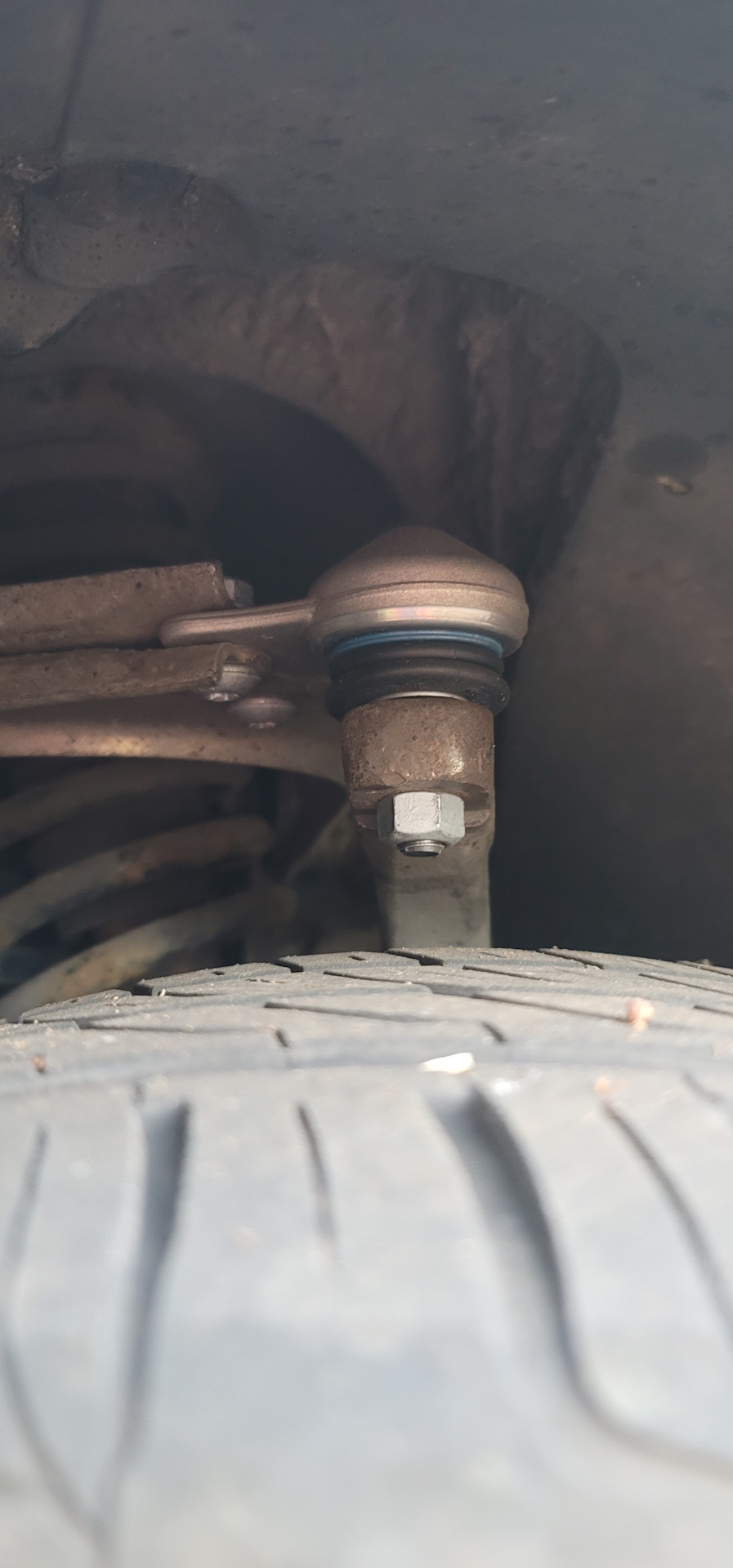 Замена шаровых верхнего рычага и расточка дисков — Mercedes-Benz E ...