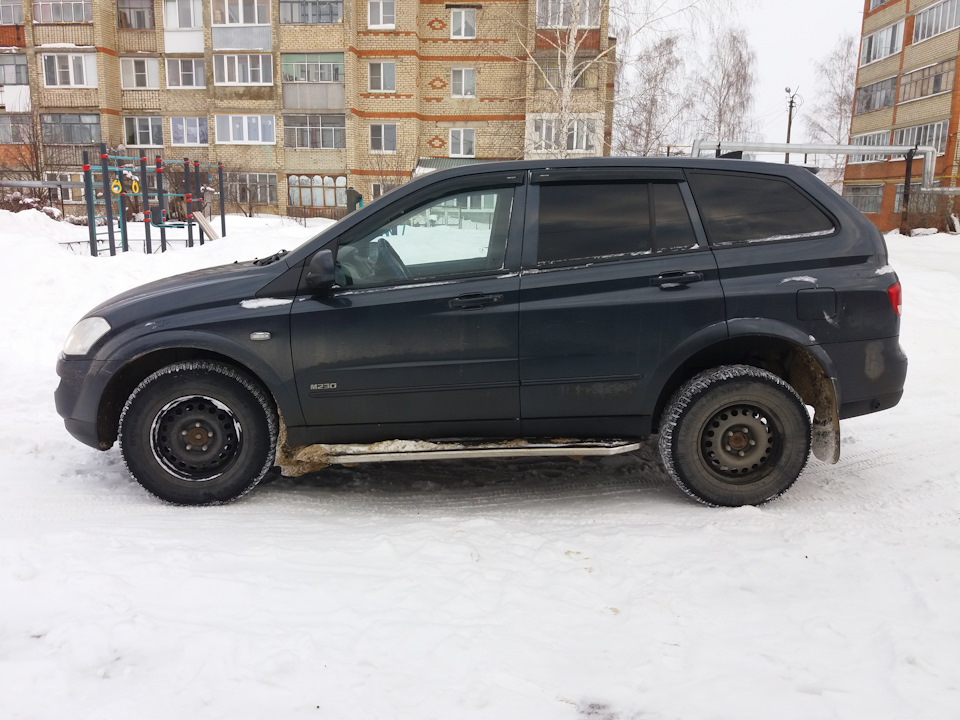 Ssangyong kyron черный дым