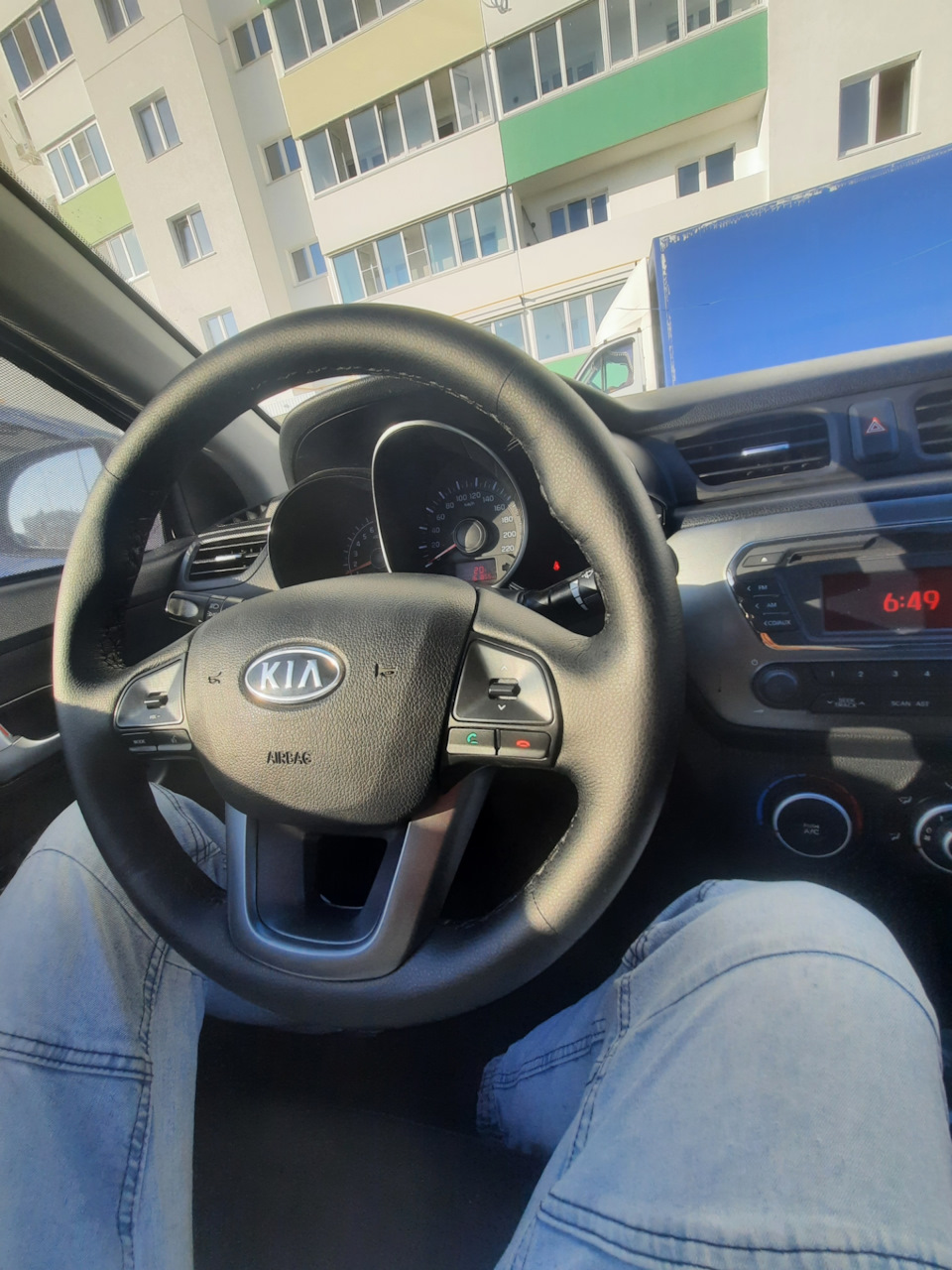 Перешив руля экокожей фирмы Пермь-Рулит — KIA Rio (3G), 1,6 л, 2012 ...
