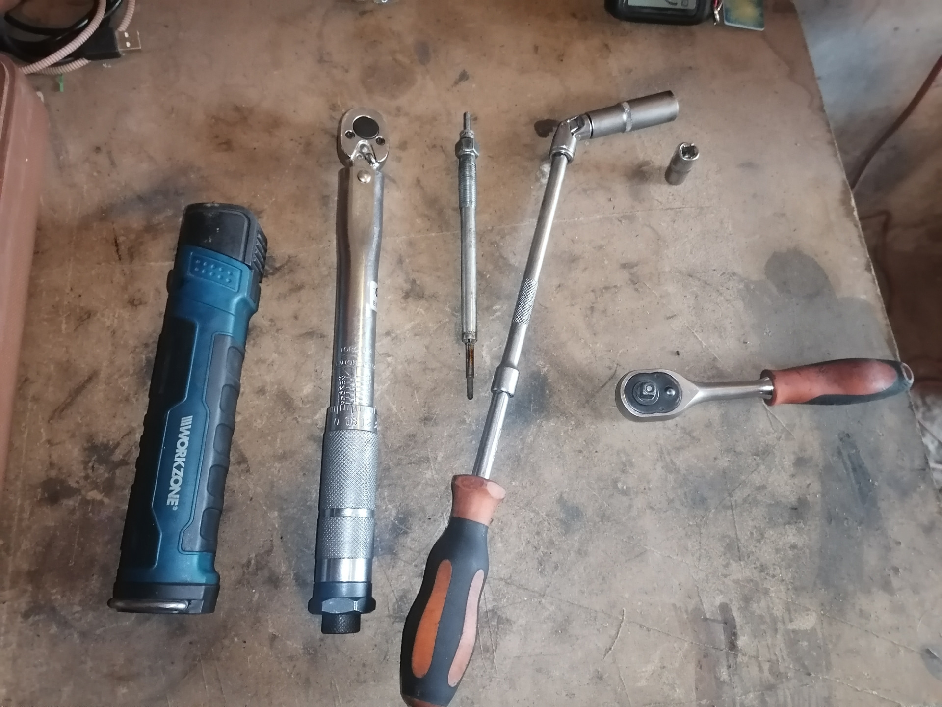 Сизый дым, давай досвиданья. Или замена свечей накала без снятия ...