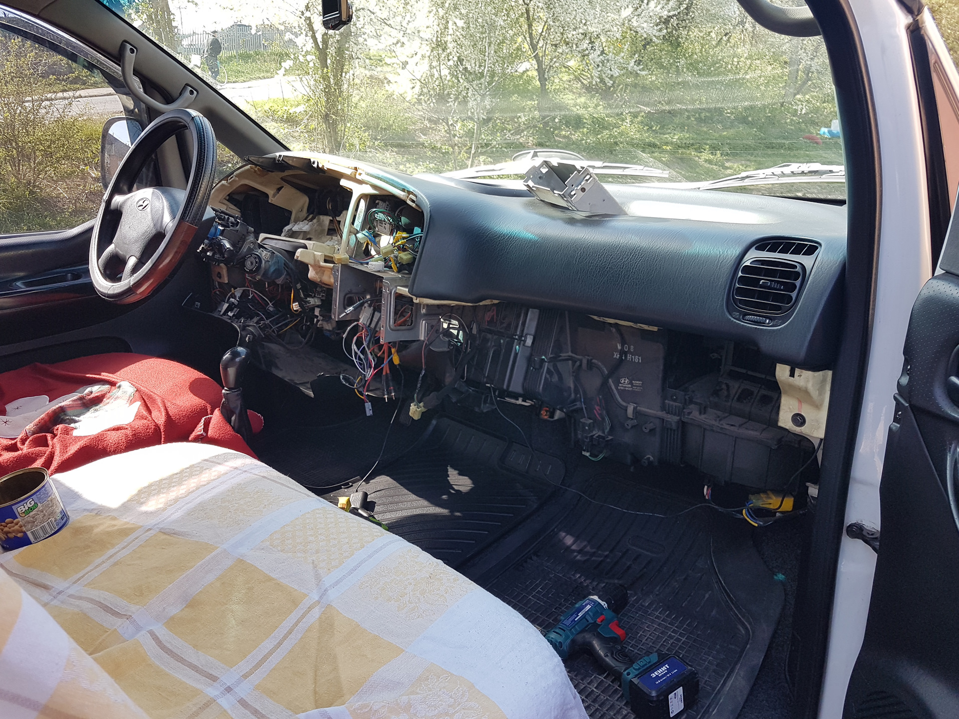 Как снять радиатор печки хендай старекс Снятие печки - Hyundai H-1 (1G), 2,5 л, 2002 года своими руками DRIVE2