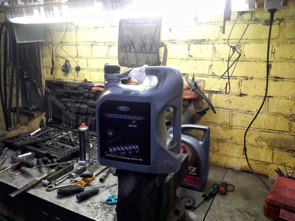 Как всегда, классический набор для классических автомобилей ))) — Ford Focus Hatchback III