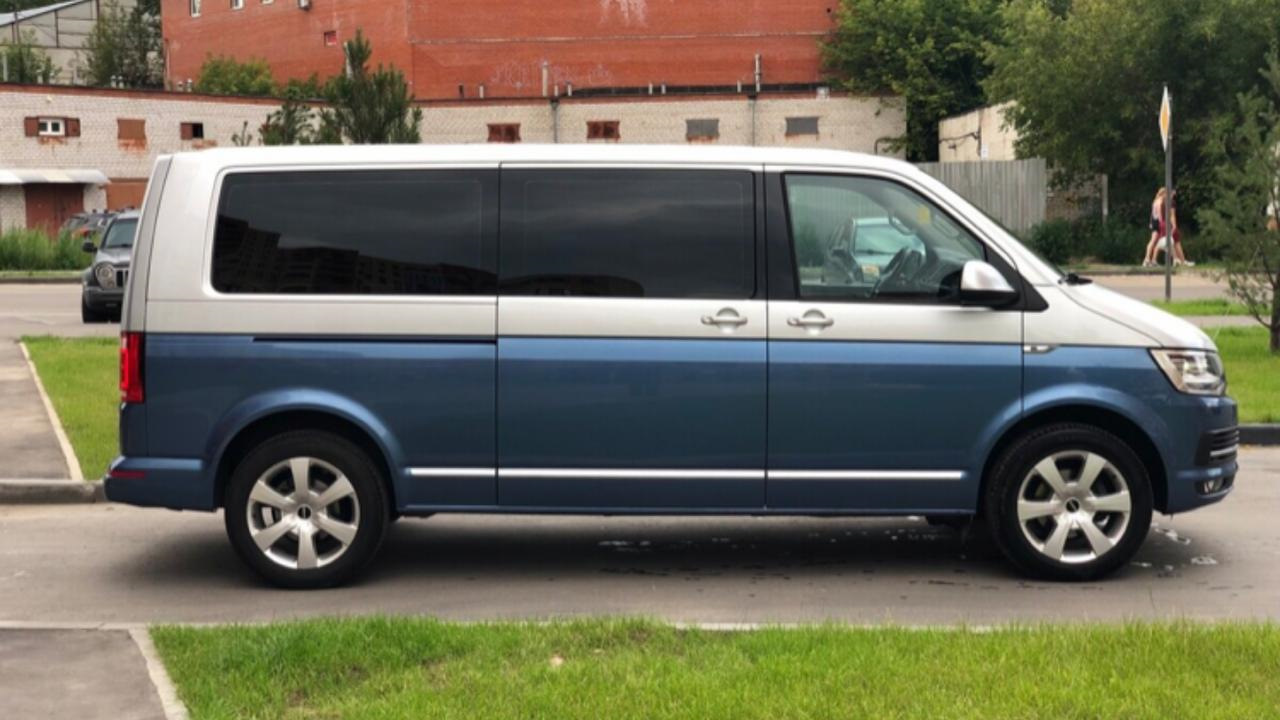 Фольксваген каравелла лонг. Volkswagen t5 long. VW Caravelle t6 long. Фольксваген Каравелла двухцветный.