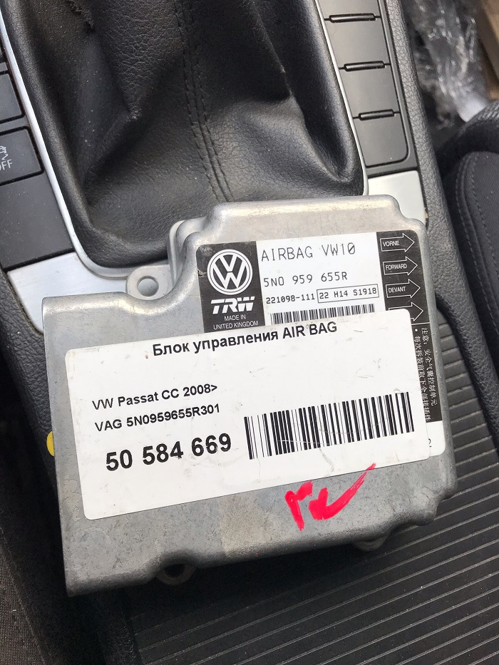 Запчасти на фото: 5N0959655R301. Фото в бортжурнале Volkswagen Passat CC