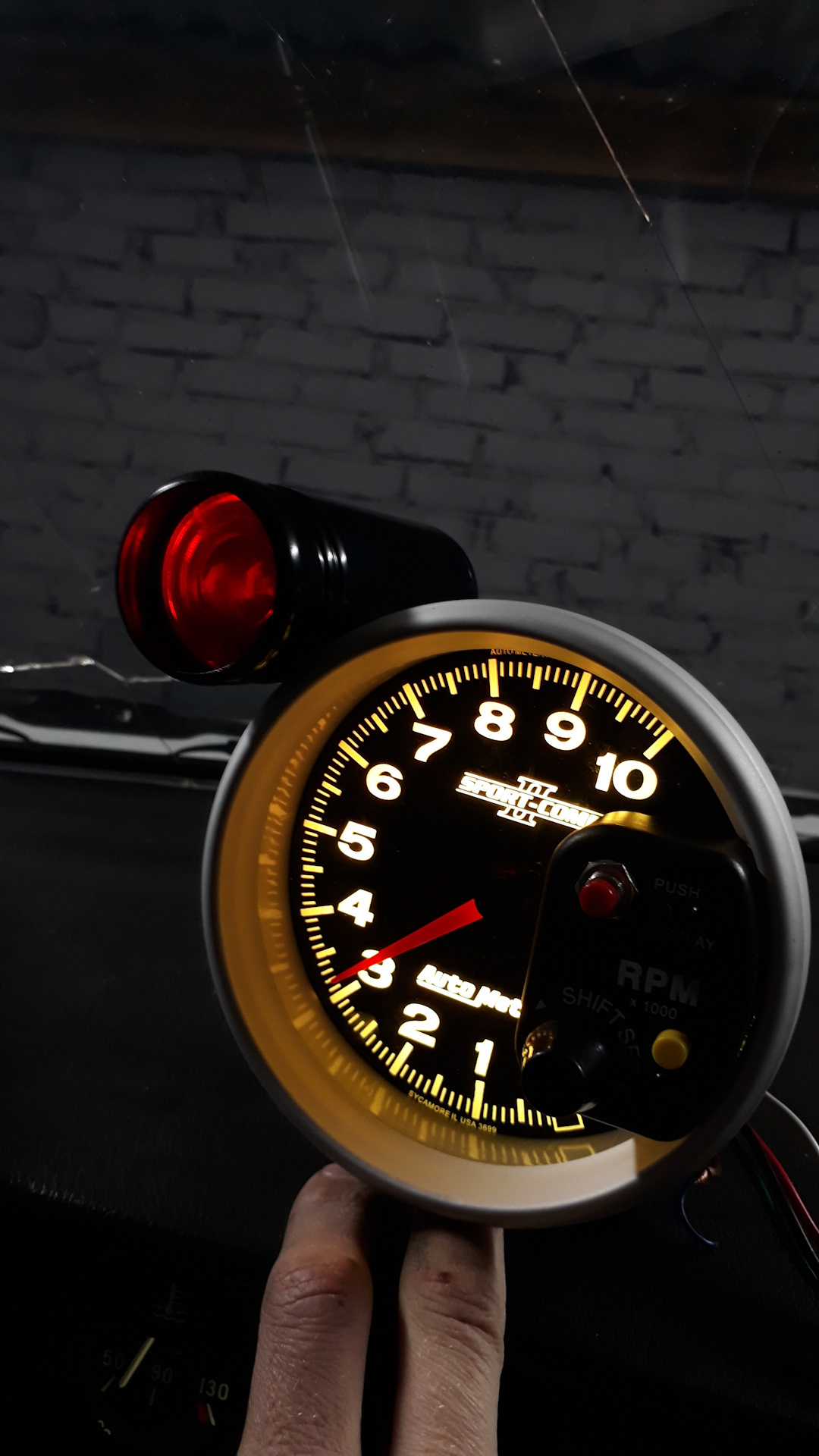 Спорт тахометры. BMW X С спортивным тахометром на панели. Тахометр для кобальт тюнинг. Тахометр спорт с шифт лампой как сделать регулировку яркости. Тахометр спорт с шифт лампой купить.