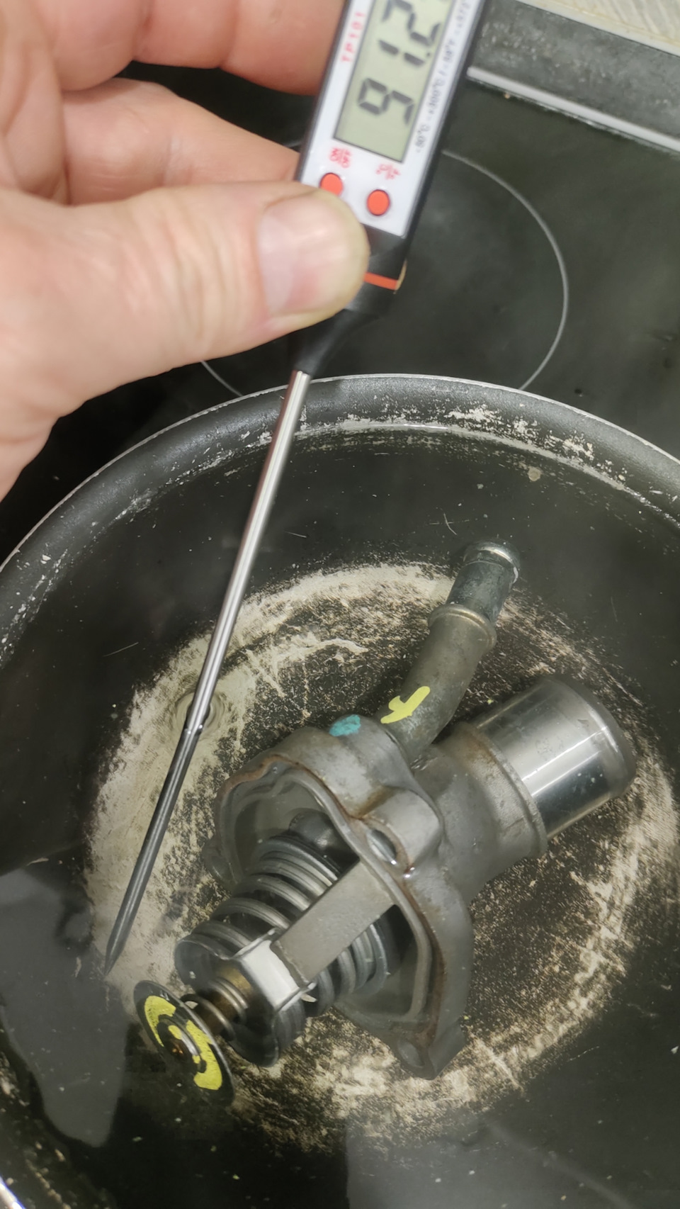 Приехал домой, сделал замер, начинает открываться при 89°С — SsangYong Actyon (2G)