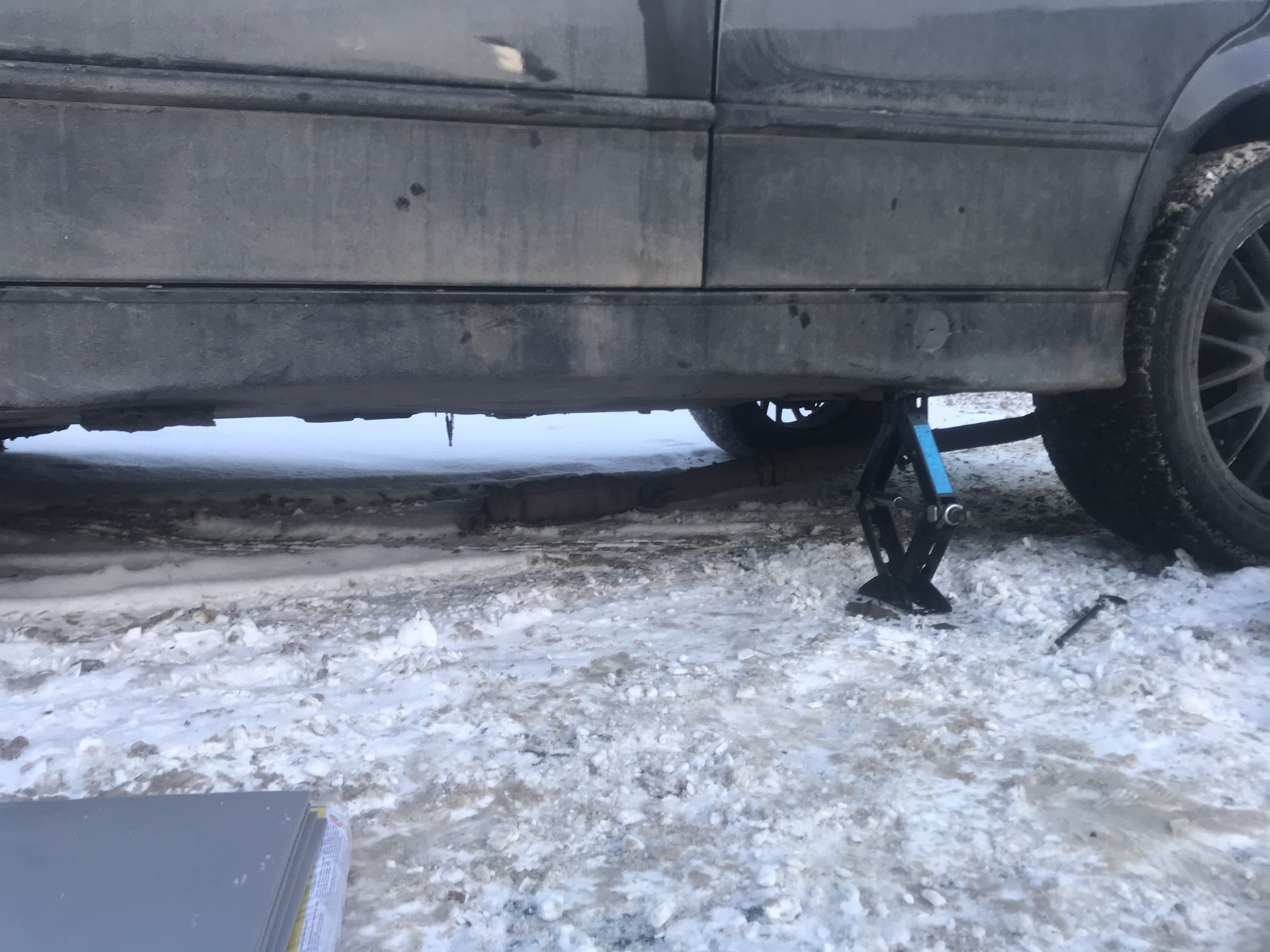 Не греет печка на холостых м50б20 + отвалился глушак, делаем в дороге ...