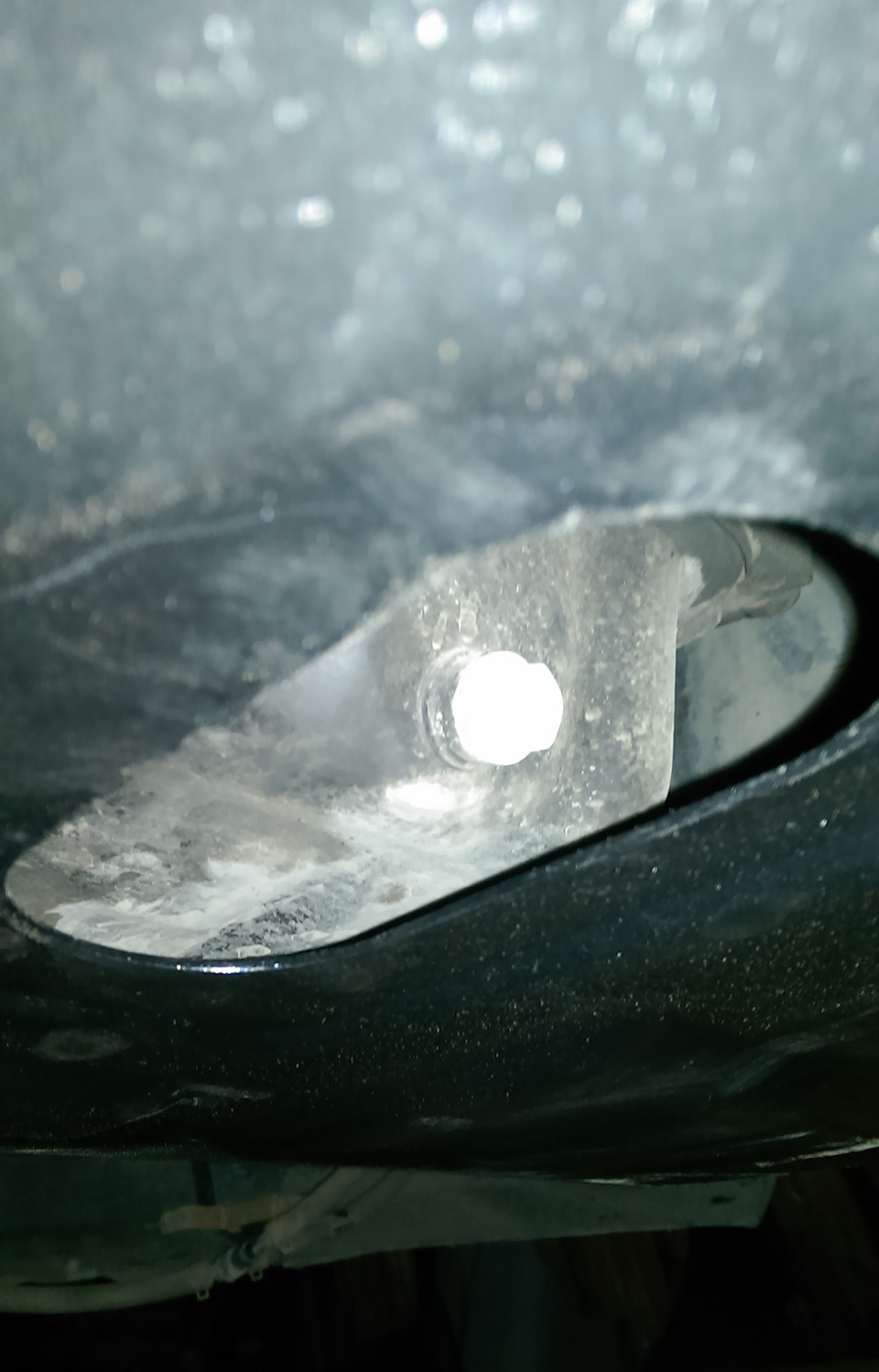 Пробка немного в стороне — Mazda 3 (1G) BK