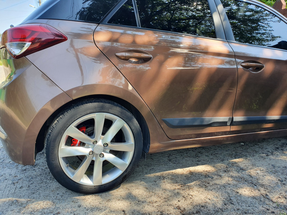 Молдинги на двери — Hyundai i20 (1G), 1,2 л, 2016 года | тюнинг | DRIVE2