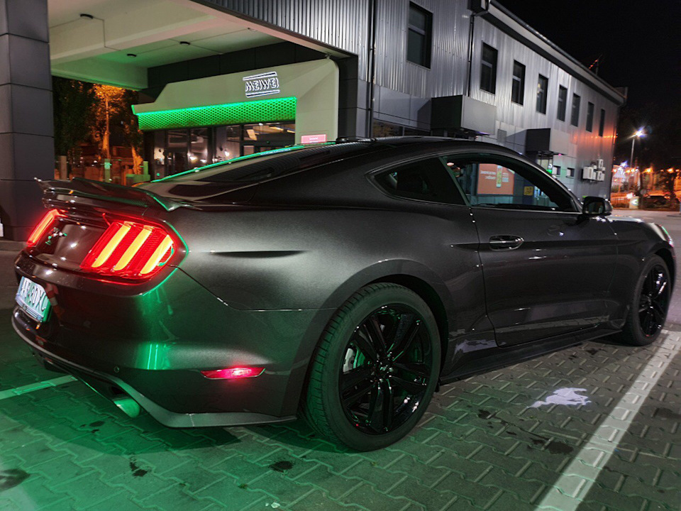 Фото в бортжурнале Ford Mustang (6G)