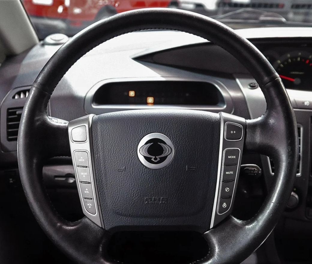 Руль санг енг. Руль ССАНГЙОНГ Рекстон 2. Руль Rexton 4. Кнопки на руле SSANGYONG Rexton 2007. Руль SSANGYONG Stavic.