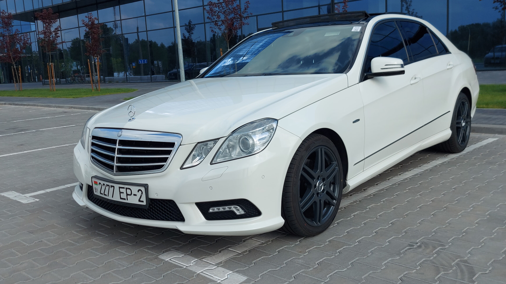 Продажа Mercedes-Benz E-class (W212) 2009 (дизель, АКПП) — с историей  обслуживания — DRIVE2.RU