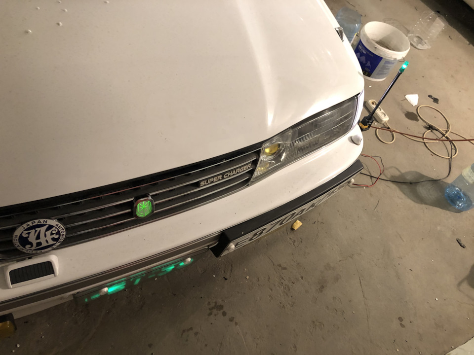 Значок с подсветкой… Восстановление оригинала — Toyota Mark II (80), 2 ...