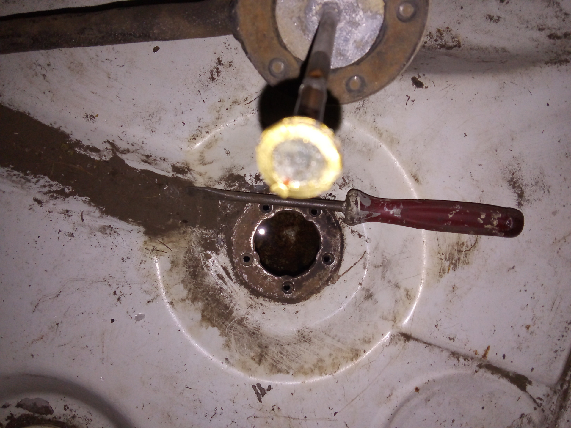 ЧТО ТО БРОСИЛИ ИЛИ НАСЫПАЛИ В БЕНЗОБАК — ИЖ 2715, 1,5 л, 2004 года ...