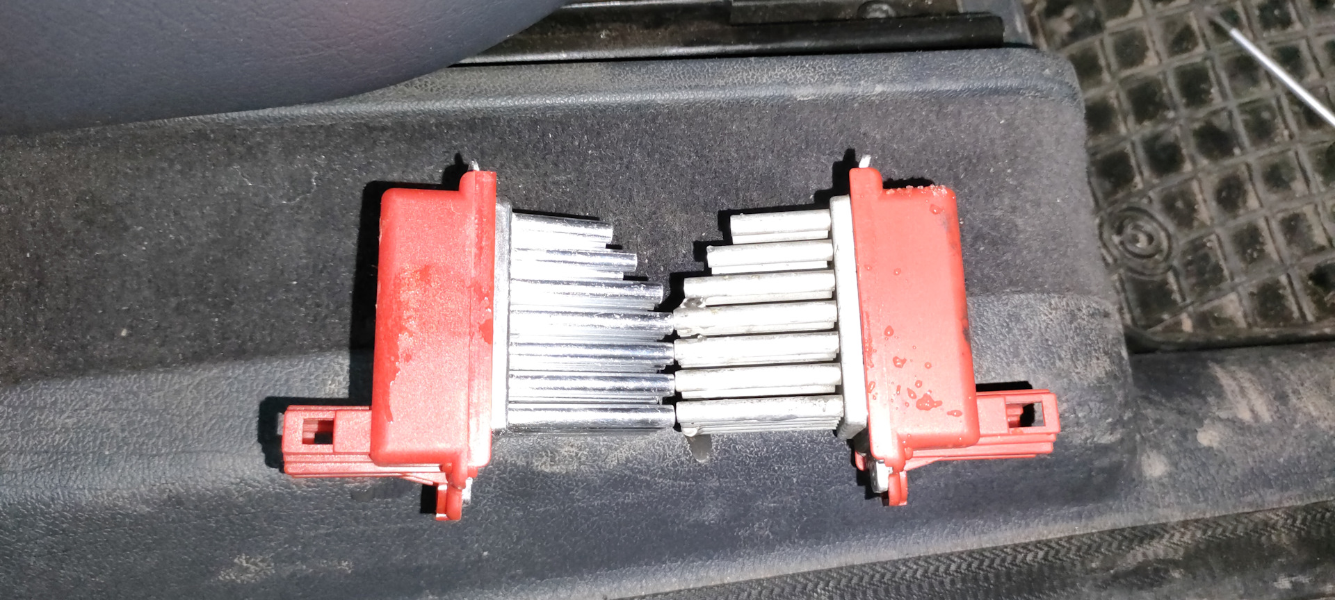 Замена реостата — SEAT Alhambra, 1,9 л, 2003 года | своими руками | DRIVE2