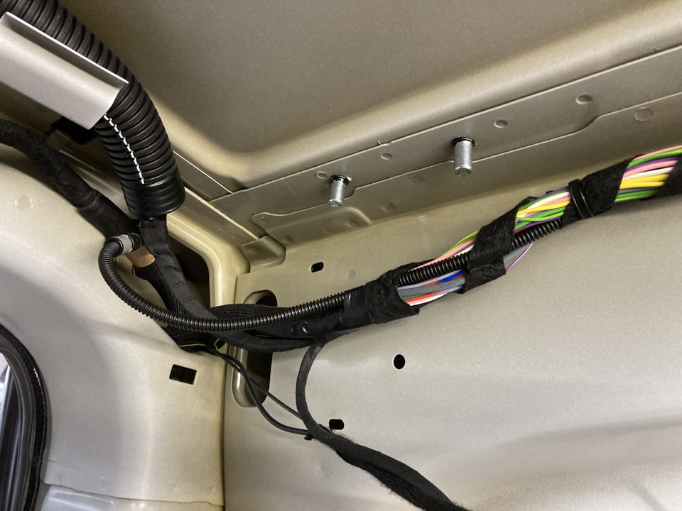 Установка продольных рейлингов в Peugeot Traveller Catbus — Peugeot ...