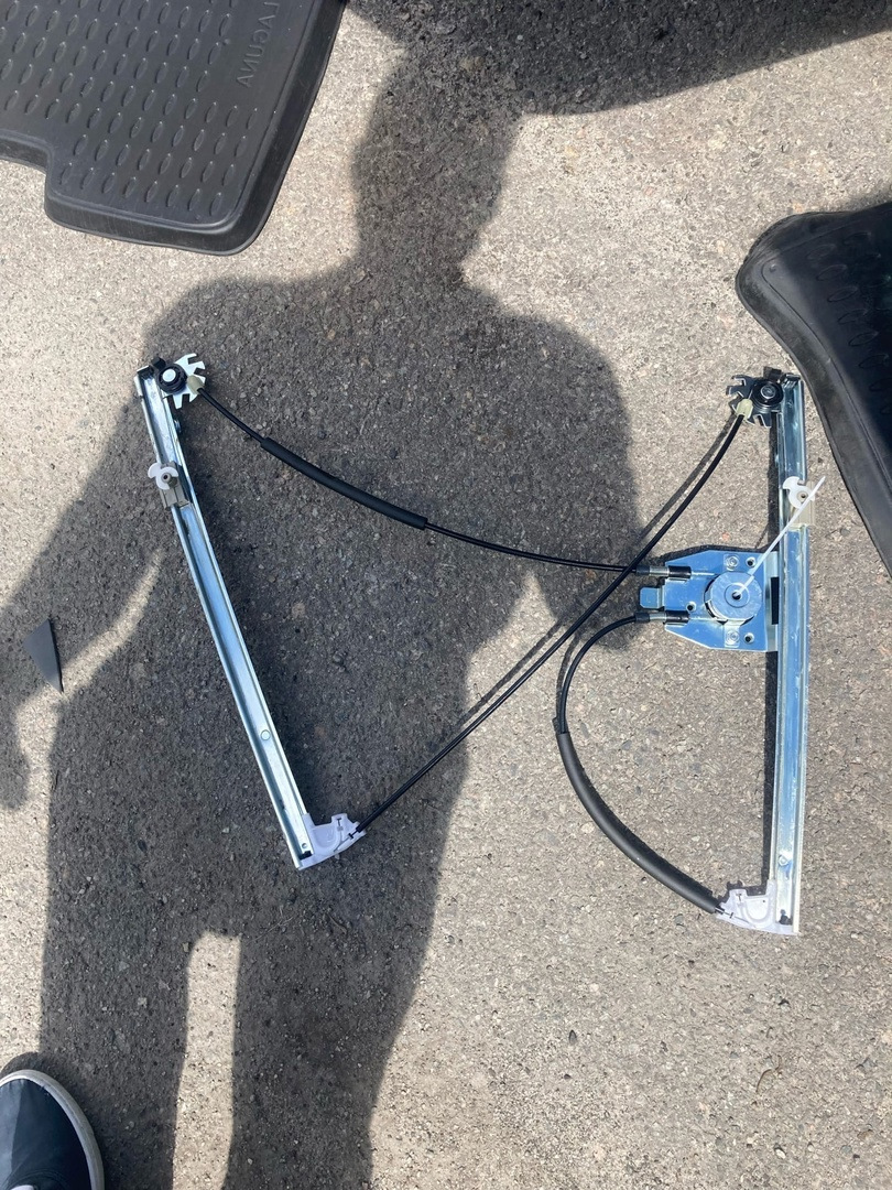 Замена стеклоподъемника, опоры КПП, нижней опоры ДВС и т.д. — Renault ...