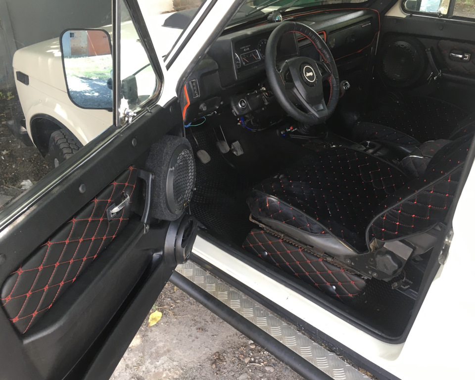 Накидки на передние сиденья — Lada 4x4 3D, 1,7 л, 1996 года ...