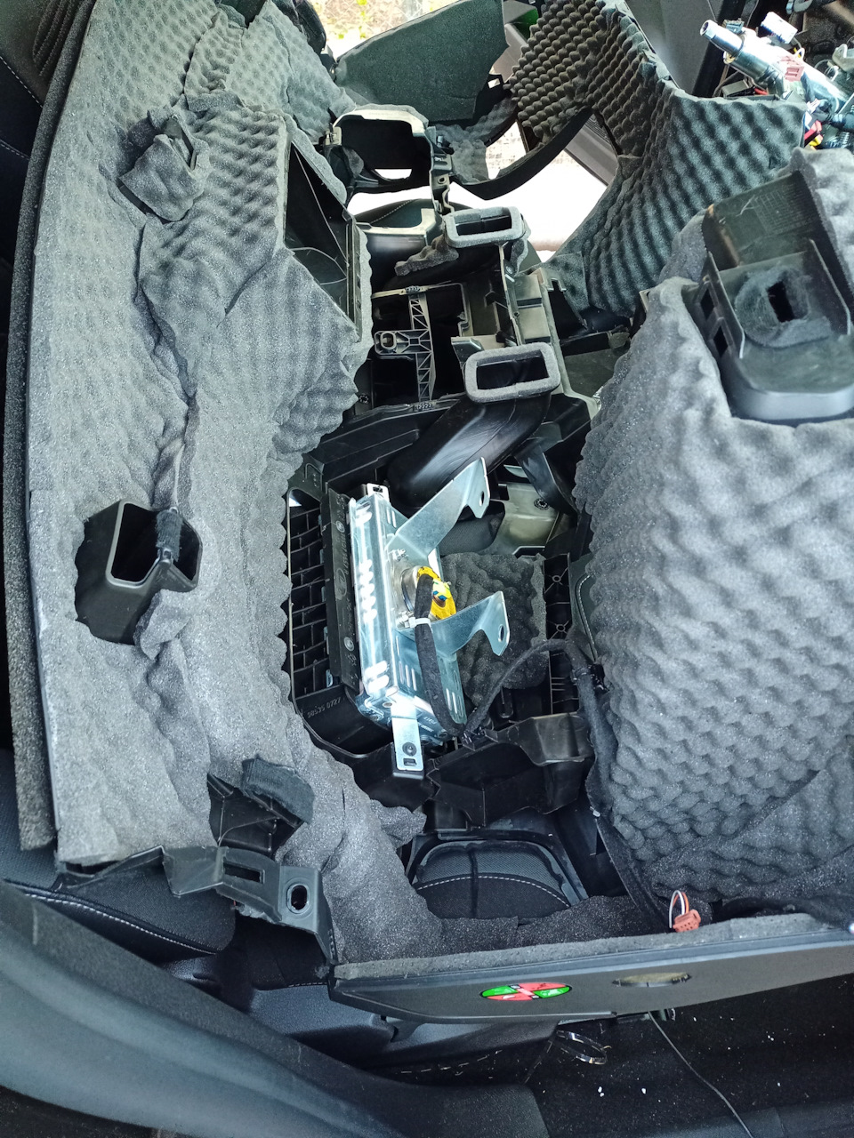 Панель готова — Lada XRAY Cross