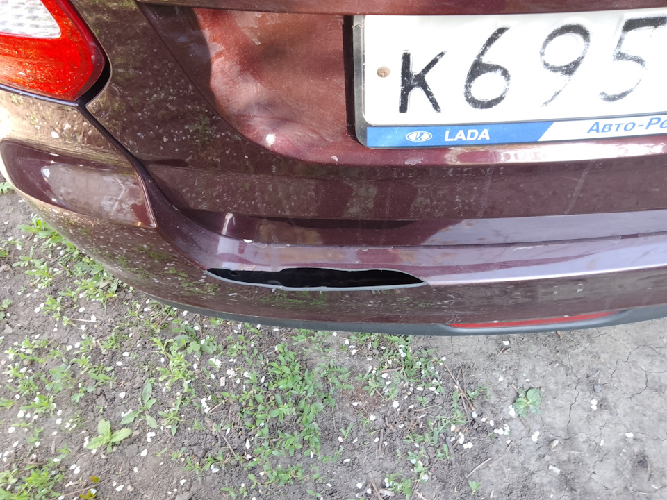 Задний бампер — Lada Гранта Лифтбек (1G), 1,6 л, 2015 года | ДТП | DRIVE2