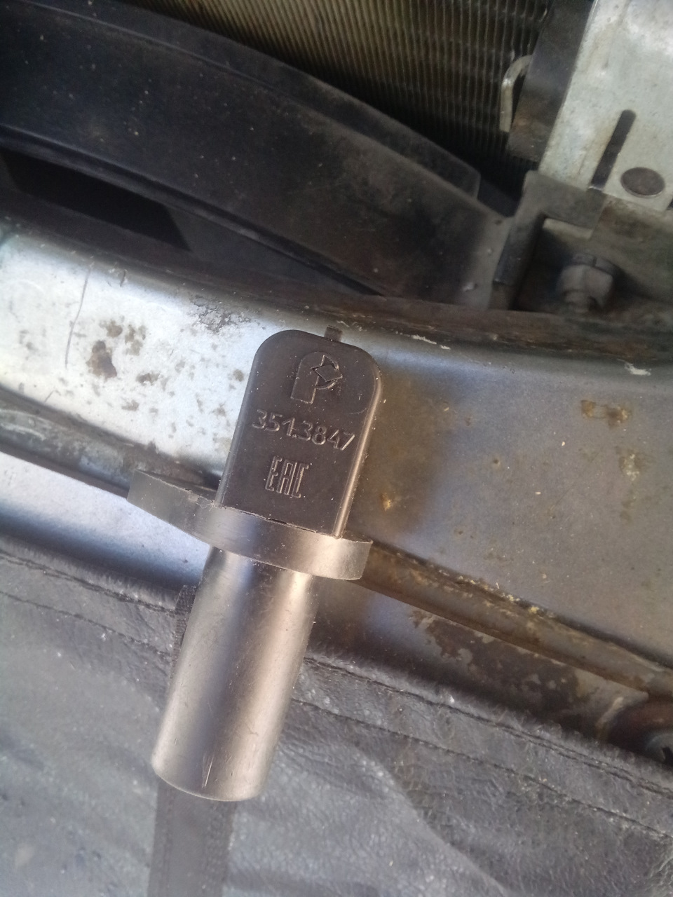 Этот оказался мертворождённый, менял ещё зимой, через две недели вернул старый — Lada 2120 Надежда