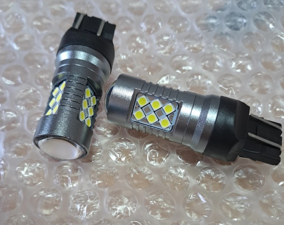 Светодиодные лампы в габариты — Lada Гранта Cross, 1,6 л, 2023 года ...