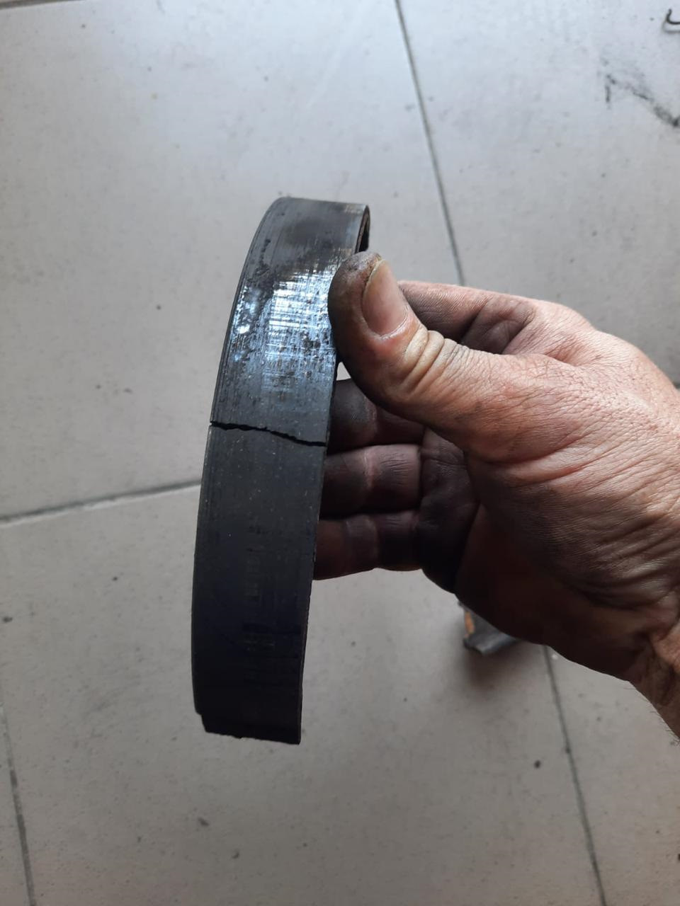 Замена колодок ручника, покраска тормозных щитков, чистка задних ...